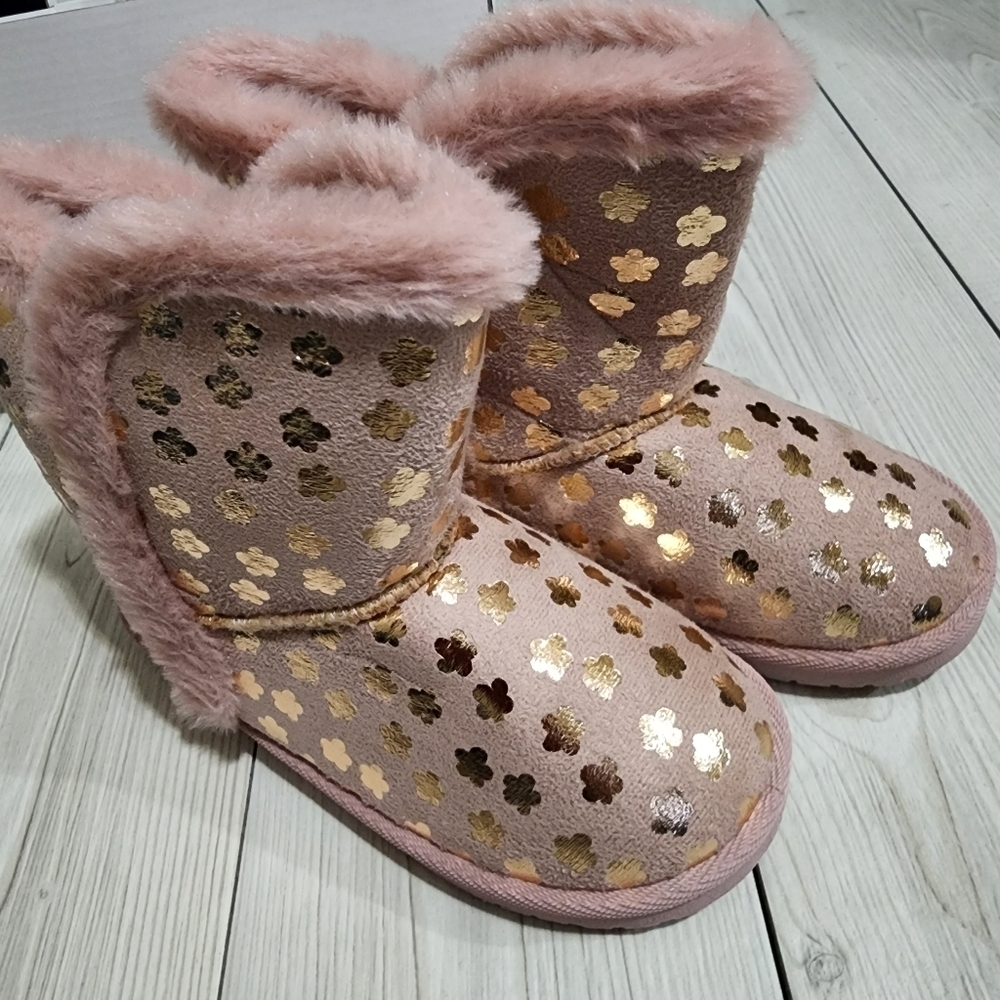 Olivia Miller Girls Pink Flower Slipper Boots NWT Size 3 Size 4